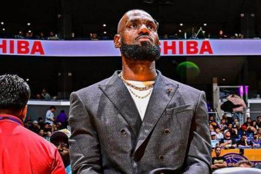 詹姆斯即將參加5對5訓(xùn)練 預(yù)期將在11月中旬復(fù)出