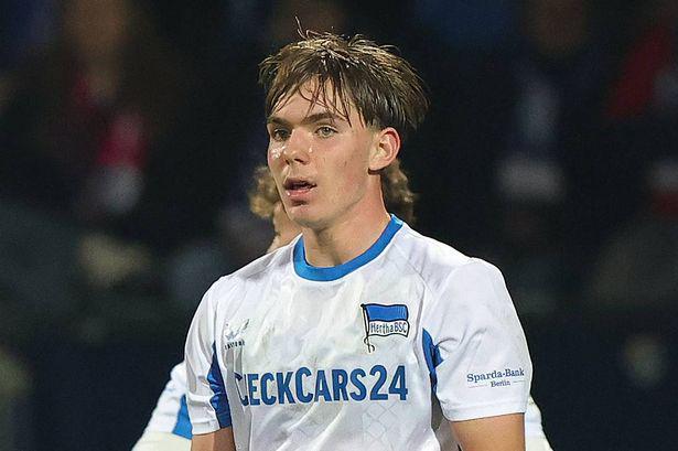 曼晚：曼聯(lián)正在關(guān)注德國(guó)16歲中場(chǎng)艾?；舳鳎D(zhuǎn)會(huì)費(fèi)為2000萬歐