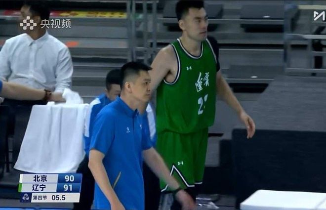 笑噴!李曉旭:楊鳴指導(dǎo)一直逼我練不讓退役!楊導(dǎo)偷笑:二哥說啥都對(duì)