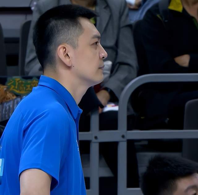 驚心動(dòng)魄！遼寧3分險(xiǎn)勝，趙繼偉23分14助堪稱大腿，楊鳴用兵謹(jǐn)慎