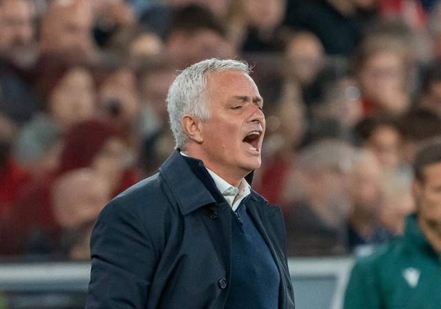 62歲穆里尼奧麻了：上任48天 歐冠3敗0分0球！淪為送分童子