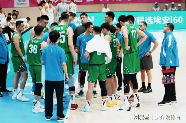 高興太早，遼寧隊(duì)?wèi)?zhàn)勝北京卻收壞消息，韓德君真老瞭，想念周琦