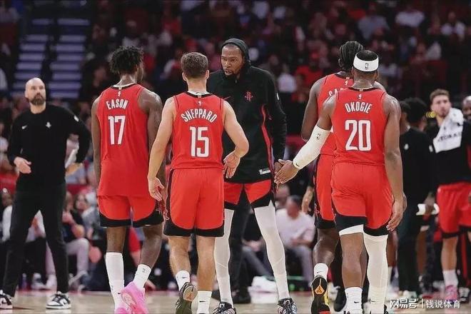 休賽期運作最成功球隊！買斷市場簽倆超級藍(lán)領(lǐng)，殘陣殺進(jìn)西部前二