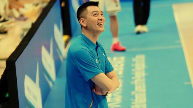 雙喜臨門!遼寧男女籃雙贏,遼籃晉級八強,趙繼偉兩雙,大韓老當(dāng)益壯