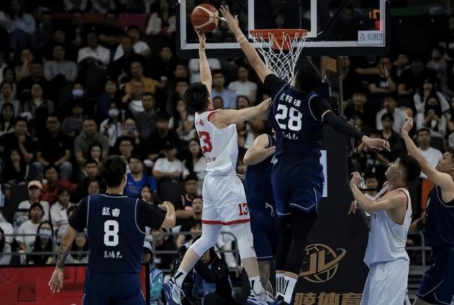 廣東93-65浙江迎4利好！2內(nèi)太好用，胡明軒回暖，杜鋒明智選擇！