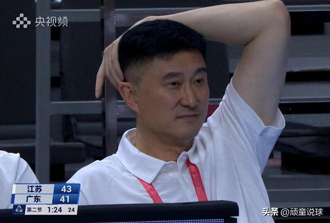 曾打爆廣東的一流中鋒，在杜鋒手下成為“番薯”，2戰(zhàn)4分誰之過？