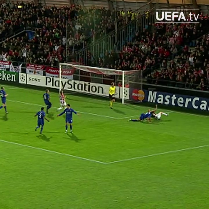 斯科爾斯他是一位偉大的球員是我合作過(guò)的最優(yōu)秀的中后衛(wèi)