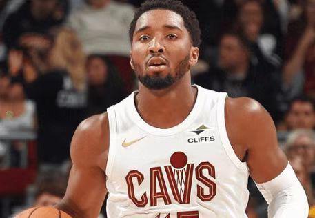 騎士34分大勝送奇才7連敗聯(lián)盟墊底 米切爾24+5+5單節(jié)16分