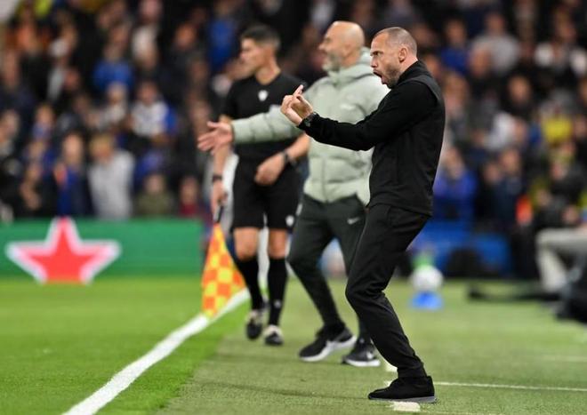 聯(lián)賽落后8分+歐冠4連?。W冠4冠王解雇41歲功勛，滕哈格或二進宮