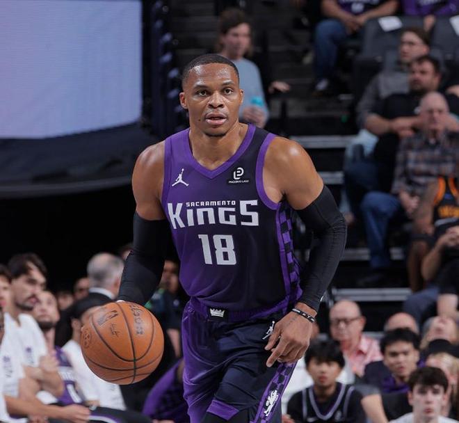 威少24+6+9難救主，火箭舊將破紀(jì)錄亞歷山大30分，雷霆雙殺國王