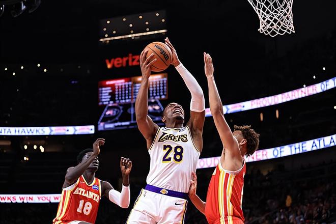 這也太松懈瞭吧！湖人鋒線大將面對老鷹打出瞭一場災(zāi)難級別的比賽