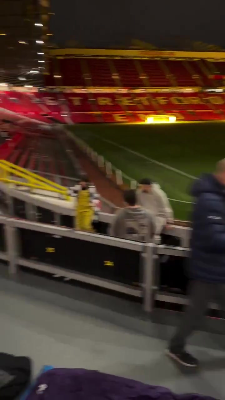 曼聯(lián)將老特拉福德球場(chǎng)開放給無家可歸者以避免他們流落街頭