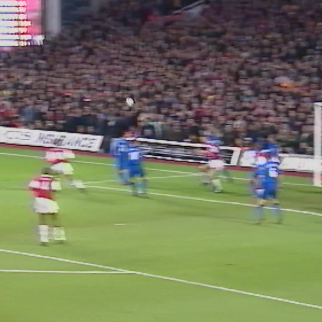 老球迷的回憶維埃拉攻破曼聯(lián)球門