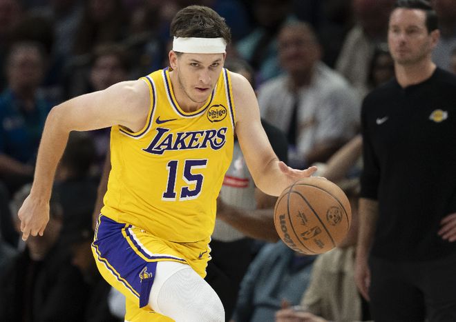 湖人121-111黃蜂 球員評價：4人優(yōu)秀，3人及格，2人低迷